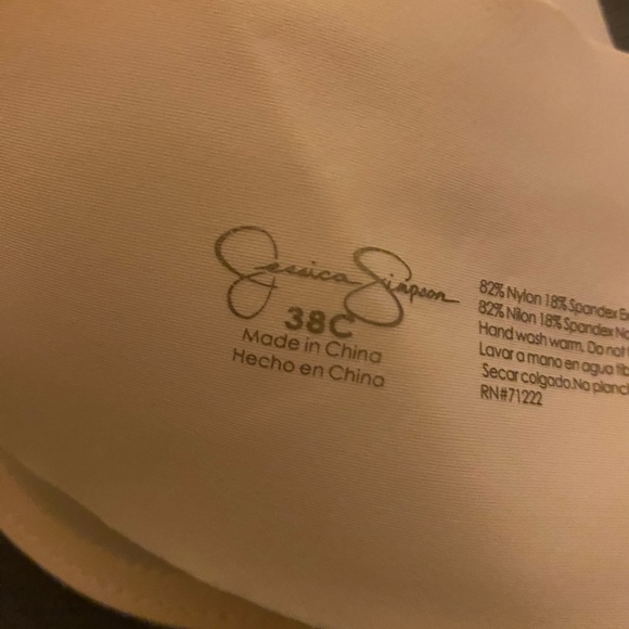 Jessica Simpson bras - Picture 3 of 3